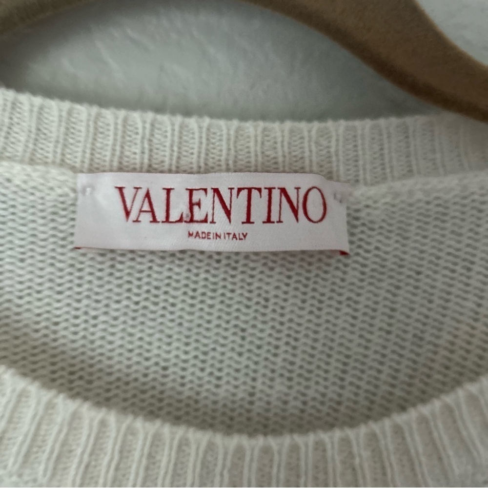 Valentino BEIGE CASHMERE JUMPER WITH VLOGO CHAINS *MAJOR FLAW*⭐️ - Picture 4 of 9